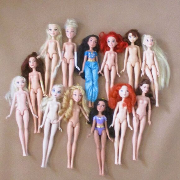 Lot Of 13 Disney Princess Dolls Various Characters & Styles Ariel Elsa Jasmine A - Picture 1 of 5